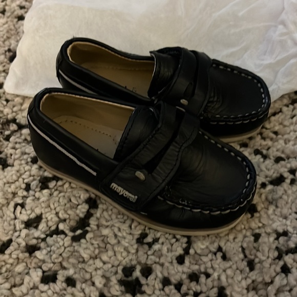Stunning mayoral navy loafers with Velcro strap size euro 21 us 5.5 - Picture 2 of 2
